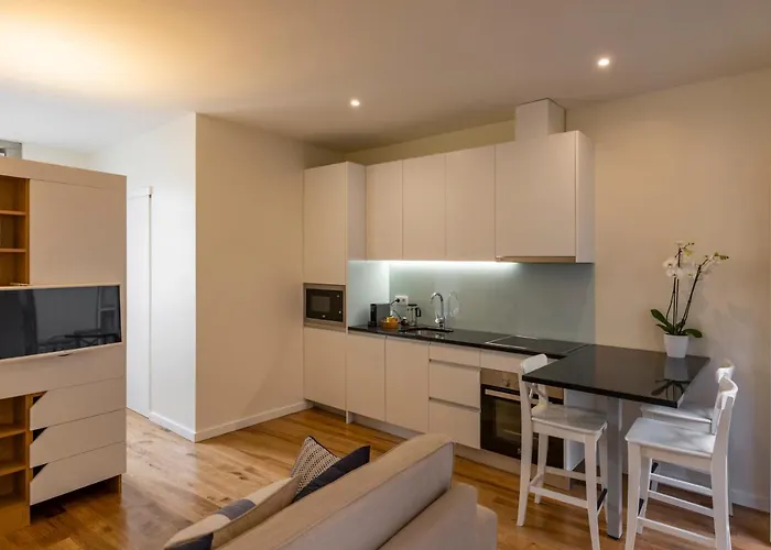 Bright With Terrace Oporto