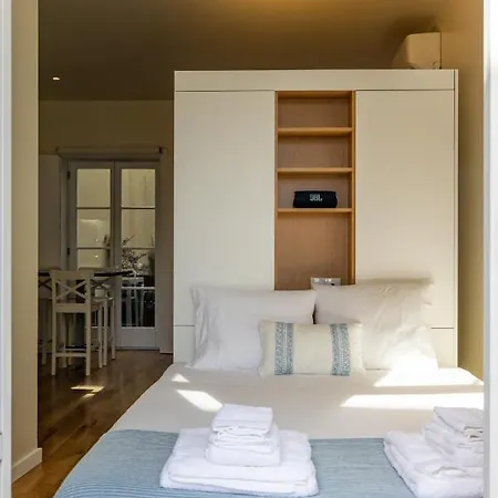 Bright With Terrace Apartment