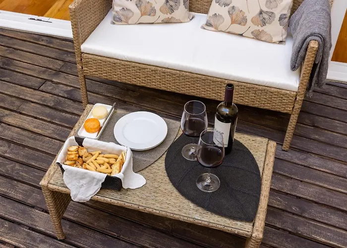 Bright With Terrace *