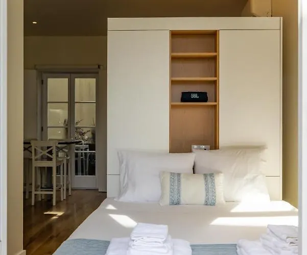 Bright With Terrace Apartment